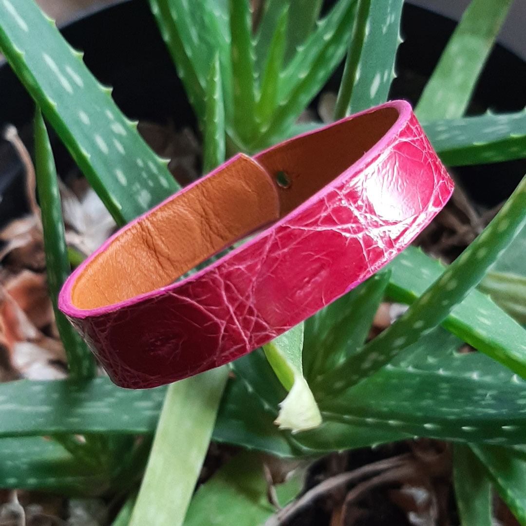 bracelet fuschia